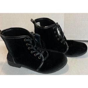 Rogue Helium Women's Black Lace up Ankle Boots Size 10